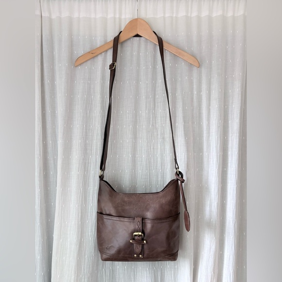BORN SADDLE BROWN LEATHER,GOLD TONE HARDWARE MESSENGER,CROSSBODY BAG - Picture 2 of 8